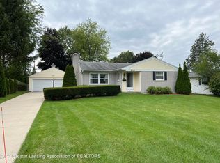 216 Woodhaven Dr, Lansing, MI 48917