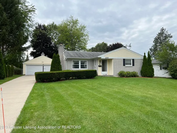 216 Woodhaven Dr, Lansing, MI 48917