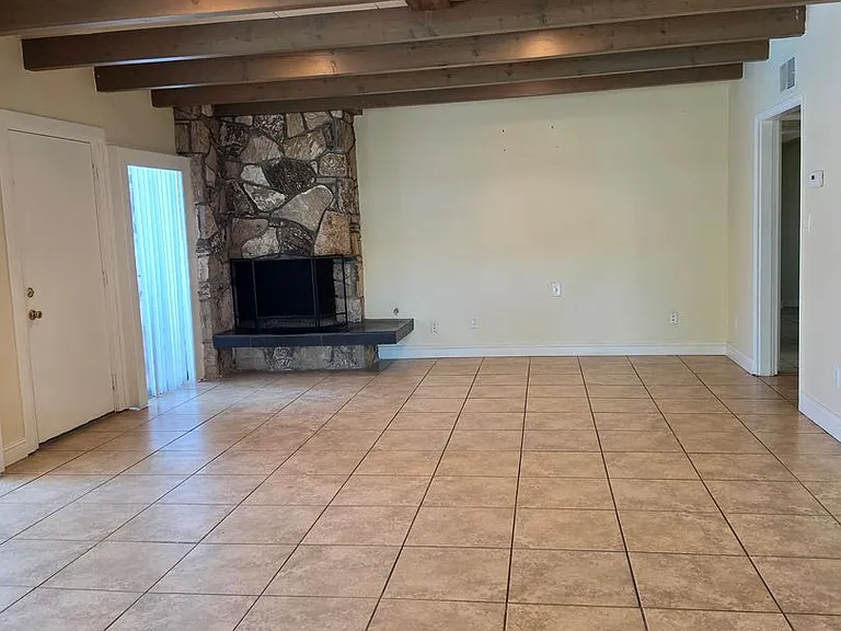 540-570 S Highland Dr — Photo 3