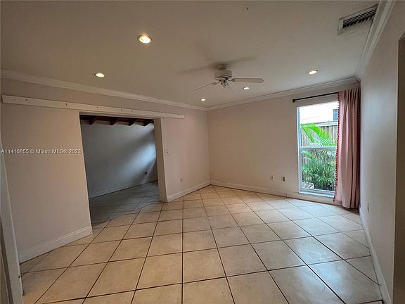 3rd image of 3054 Shipping Ave #1