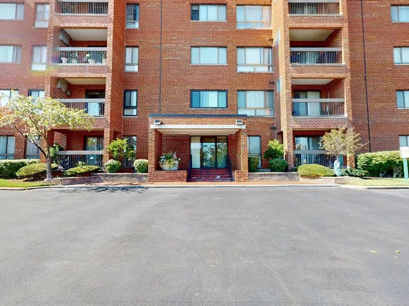 600 Naples Ct APT 608, Glenview, IL 60025