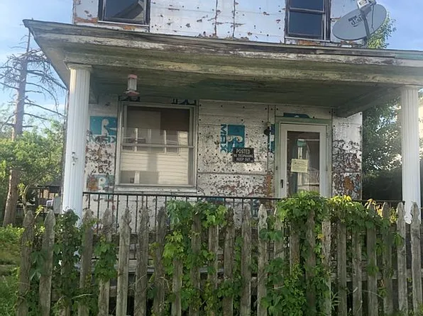 84 Coal St, Glen Lyon, PA 18617