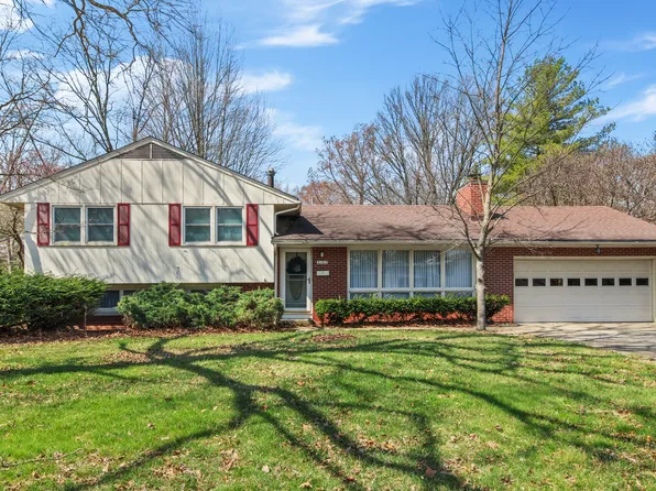 2107 S Zuppke Dr, Urbana, IL 61801