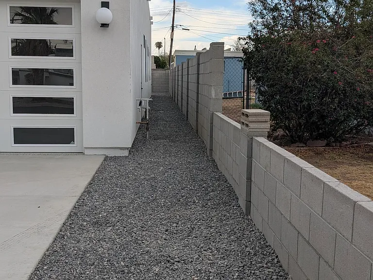 826 W 12th St — Photo 28