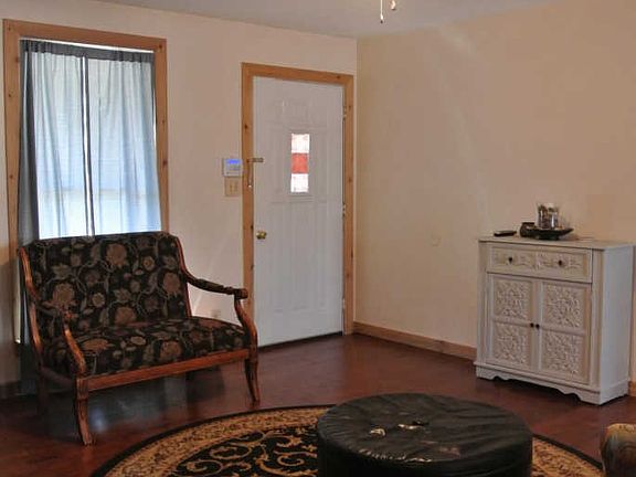 4th image of 125 Southgate Ln