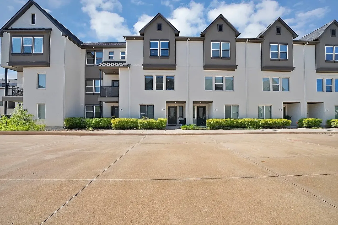3 bed, 1870 sqft, $3,000 — Photo 1
