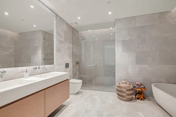 Rented by Compass | media 7