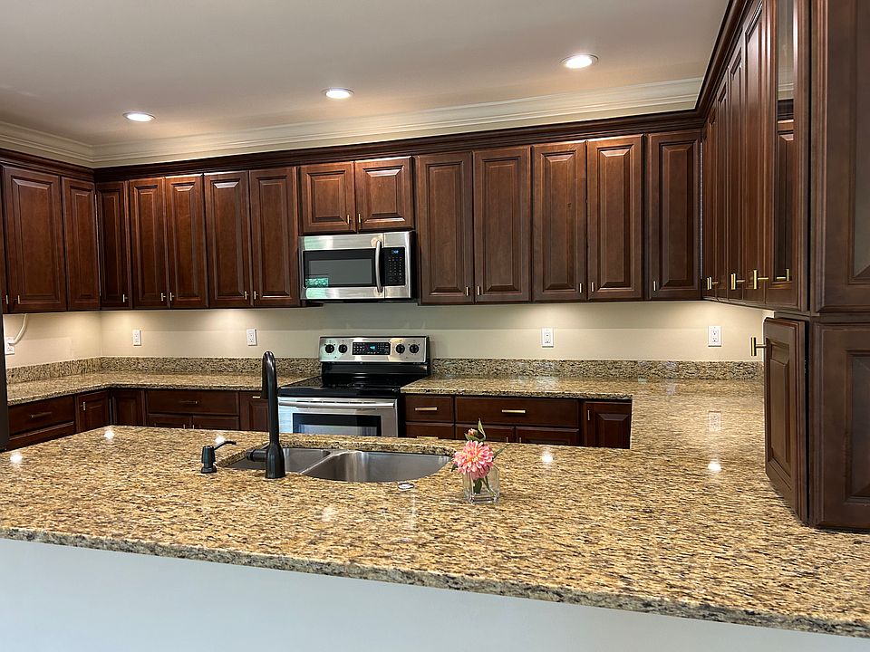 1st image of 4410 Vanda Dr