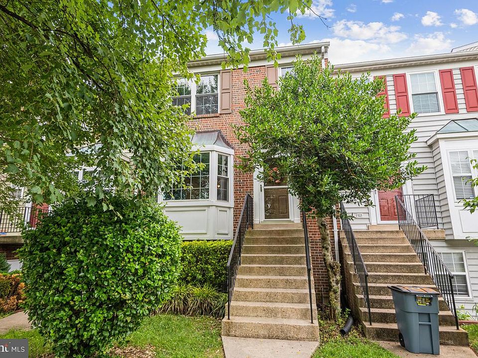 1st image of 2461 Wentworth Dr