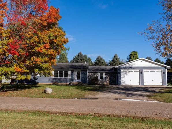 6504 Bellinger Dr, Mount Pleasant, MI 48858