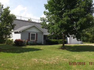 18430 N Roddy Rd, Centralia, MO 65240