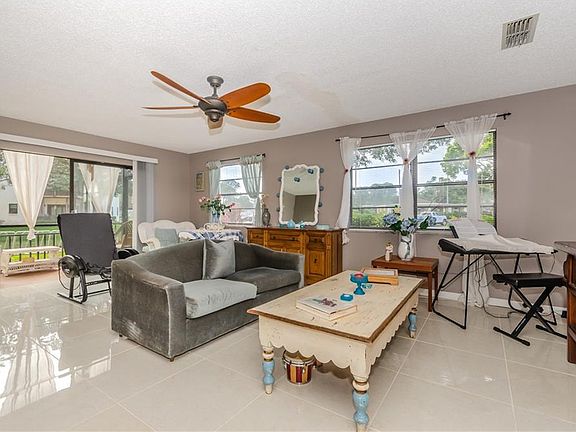 5th image of 7951 58th Ave N Unit 101