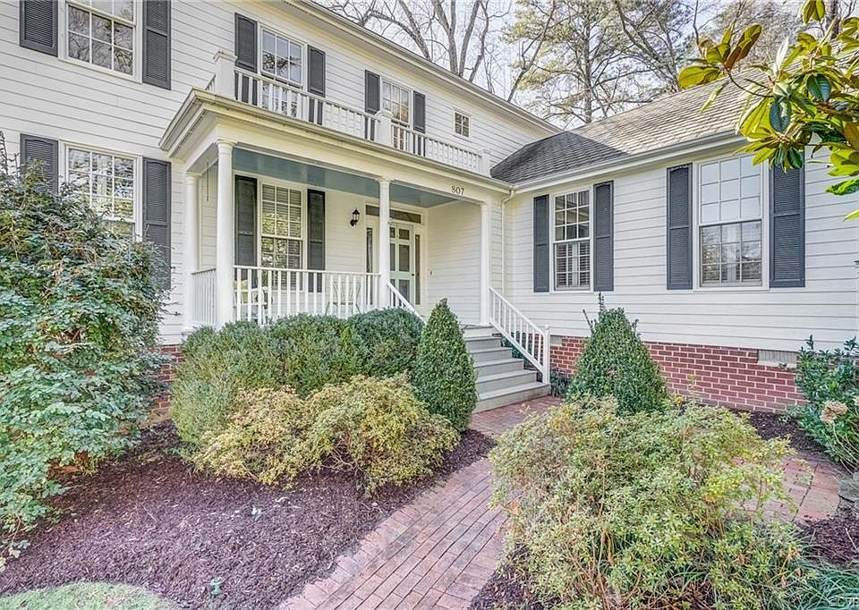 1st image of 807 Lindsay Ct