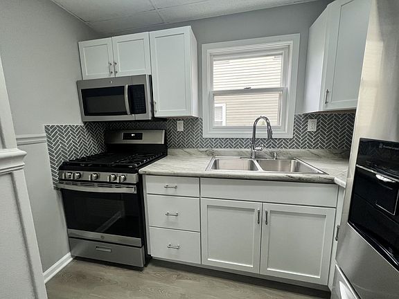 4th image of 133 N Orchard Ave