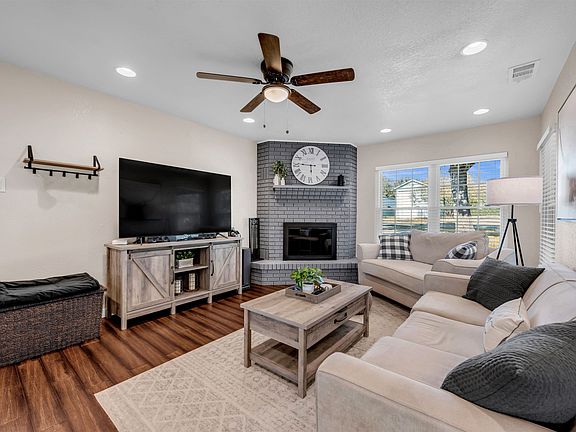 5th image of 414 E Castleshoals Drive