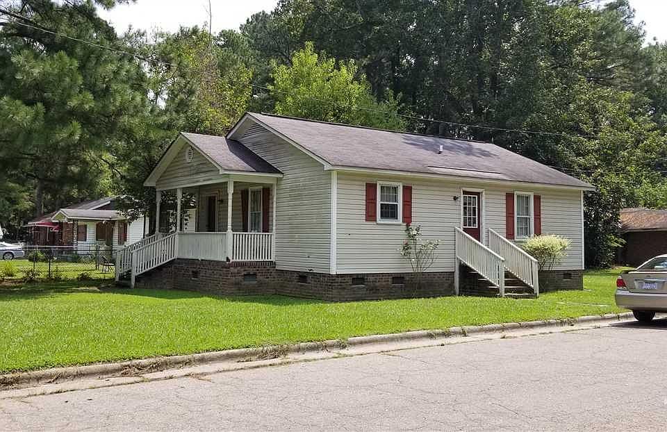 2nd image of 1701 Charter Dr