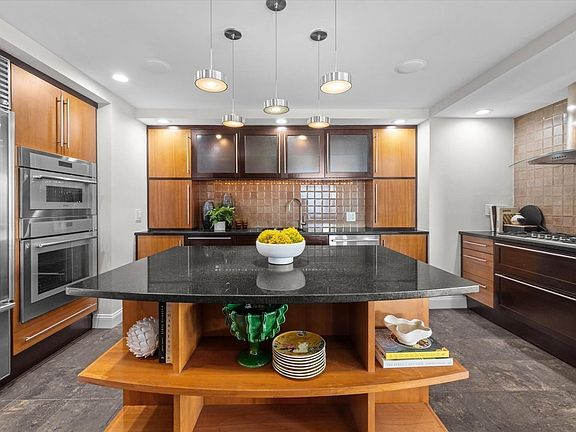 2nd image of 85 E India Row #Penthouse