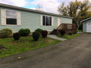 2355 Castle Ave, Roseburg, OR 97471