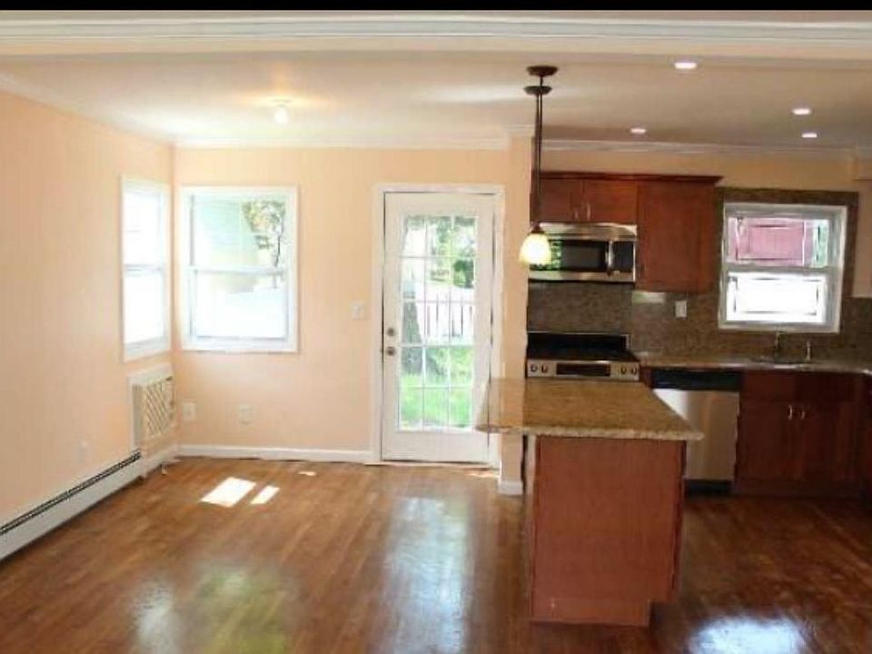 1st image of 262 Waukena Ave