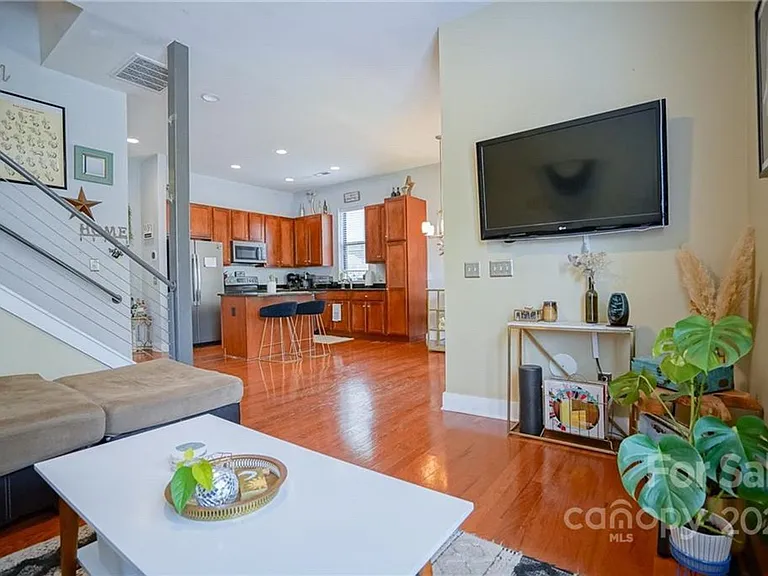 3427 Steel Yard Ct — Photo 17