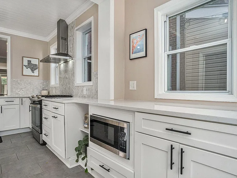351 Washington Ave — Photo 14