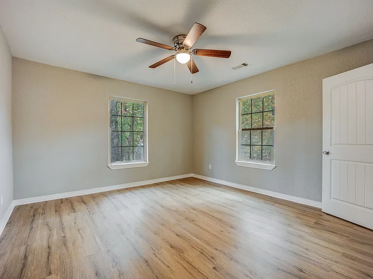 1920 Houston St — Photo 18