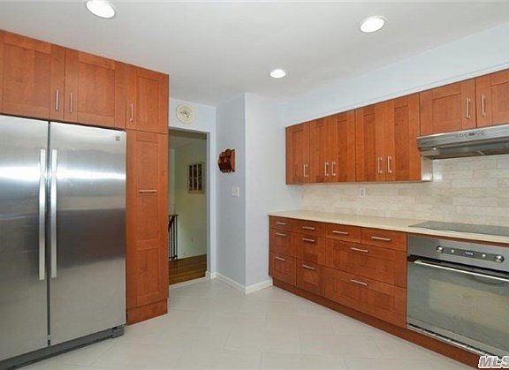 3rd image of 5 Owen Ct