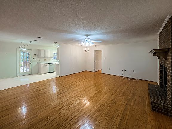 2nd image of 31 Drake Ln
