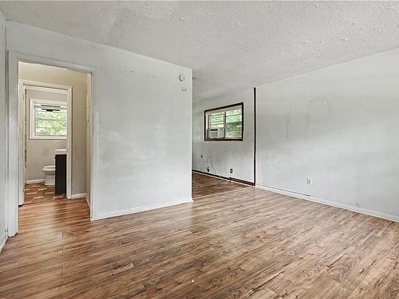 5th image of 9223 Westview Dr SW