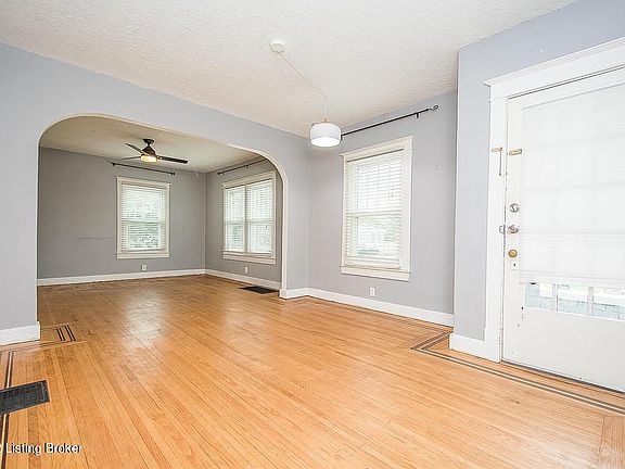 3rd image of 1610 Texas Ave