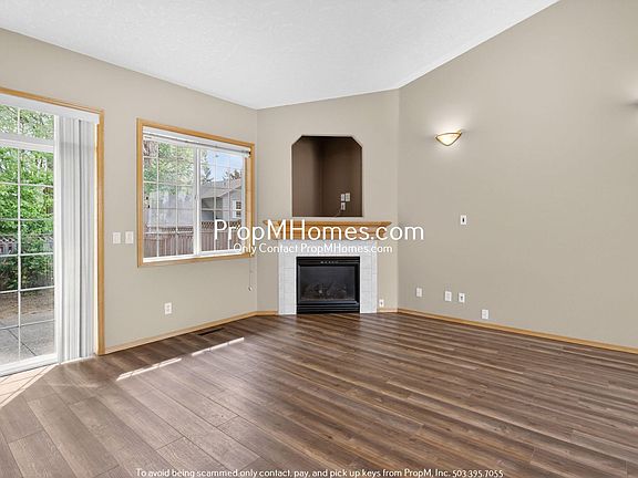3rd image of 13898 SE Rogers Ln