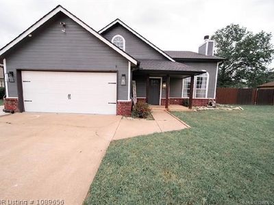 201 N Valley Dr, Catoosa, OK, 74015