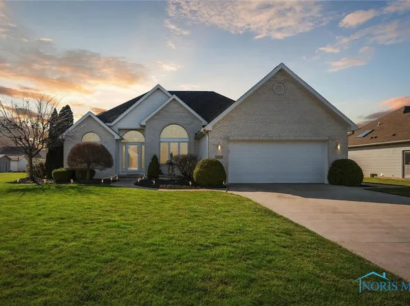 30291 Cedar Valley Dr, Northwood, OH 43619