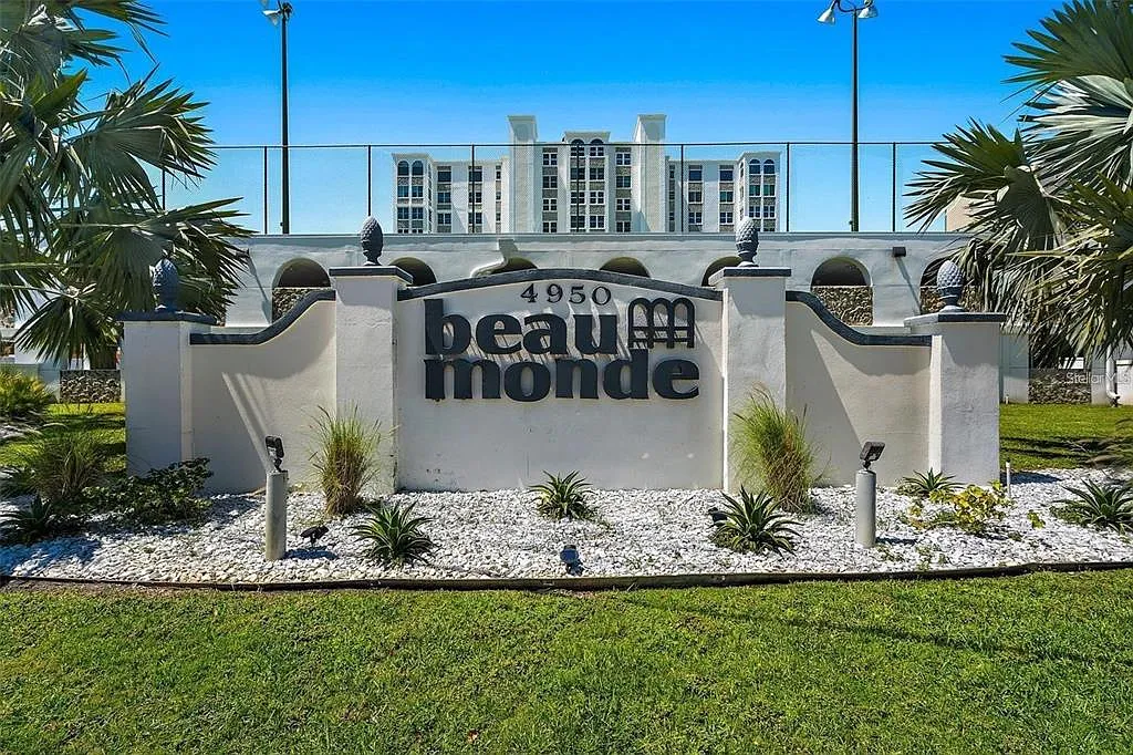 2 bed, 2.0 bath, 1505 sqft, $4,800 — Photo 4