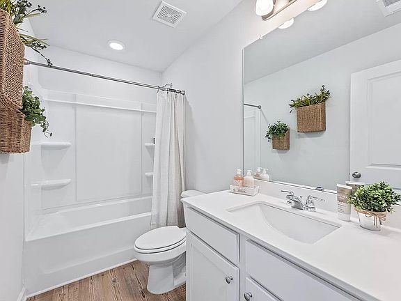5th image of 5329 Melbourne Ln