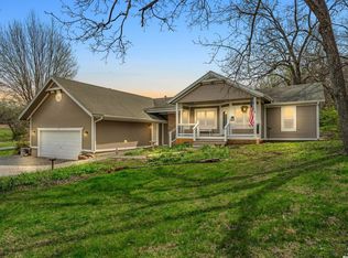 1901 N 600th Rd, Baldwin City, KS 66006