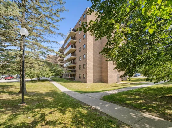 Maplewood Place, 101 Kozlov St, Barrie, ON L4N 5L7