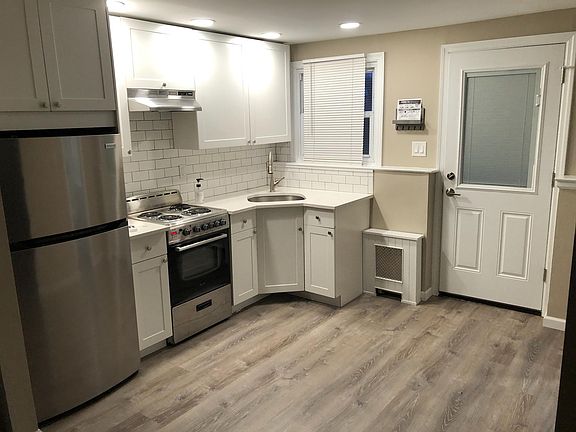 3rd image of 18 Locust St #B