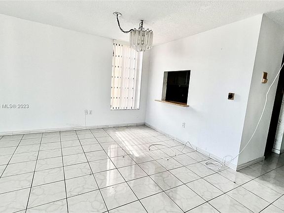 5th image of 16751 NE 9th Ave APT 306