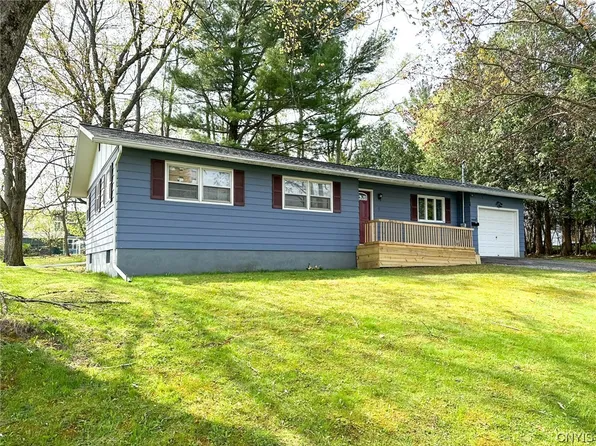 9 Olena Dr, Whitesboro, NY 13492