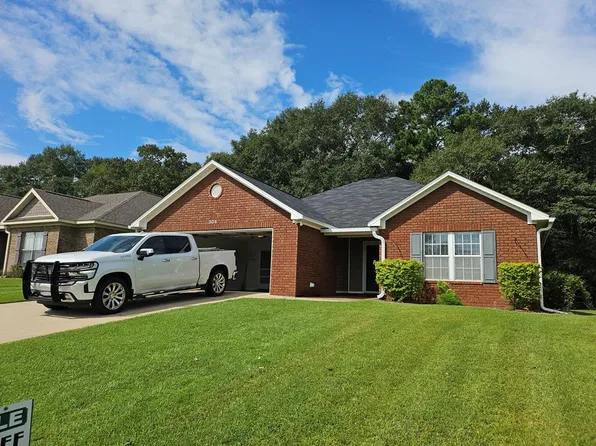 304 Sprucepine Rd, Dothan, AL 36301