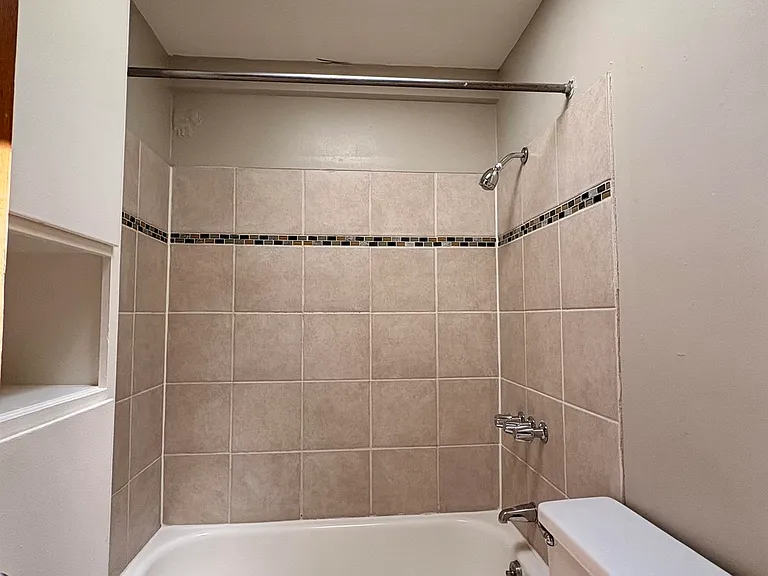 Corona Manor Apartments — Photo 26