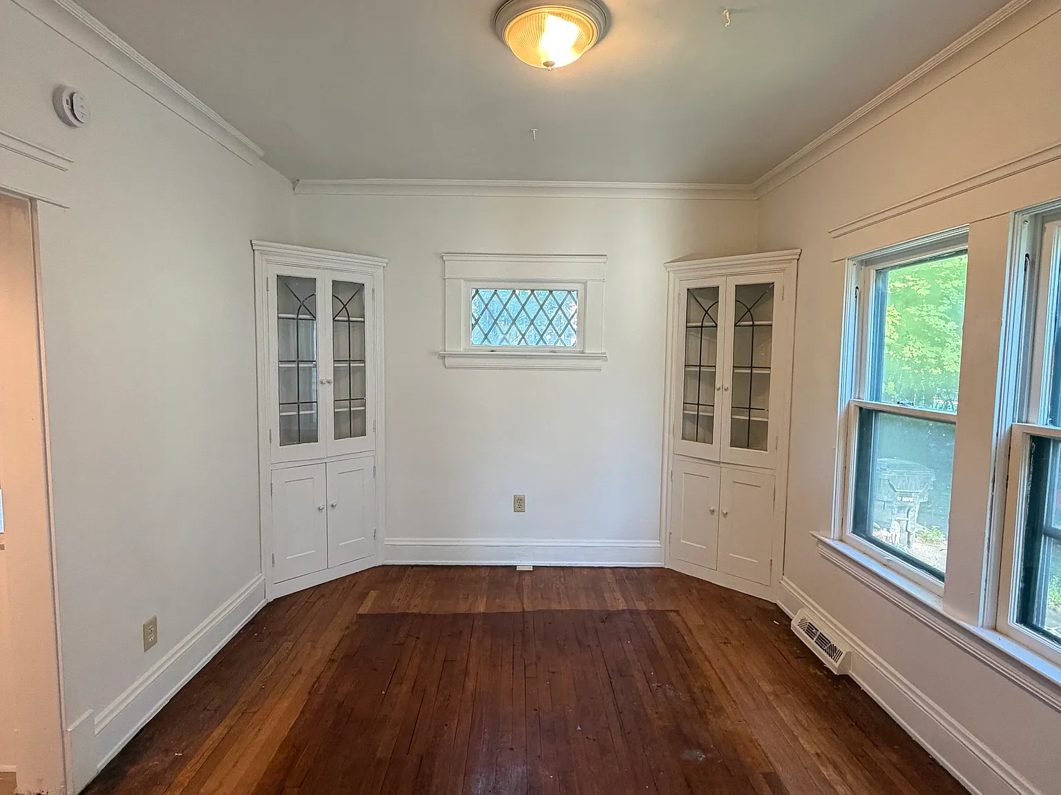 4 bed, 1094 sqft, $1,400 — Photo 3