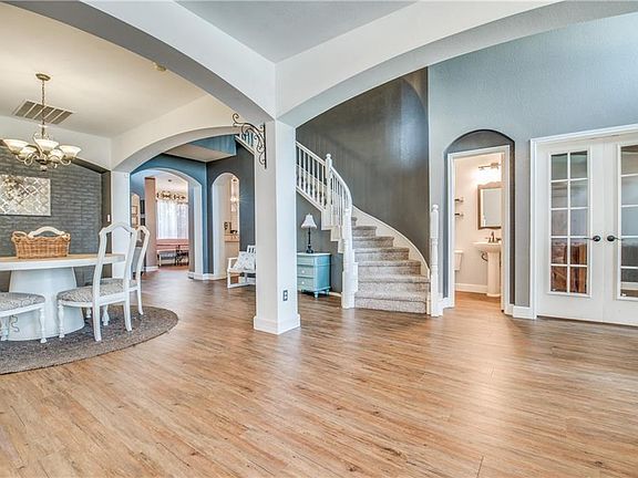 4th image of 1775 Bentley Dr