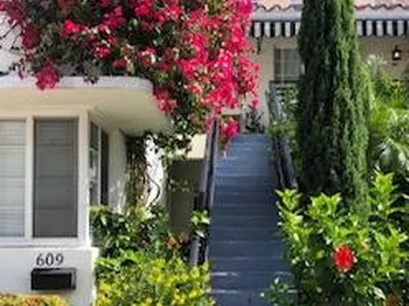 609 76th St, Miami Beach, FL 33141