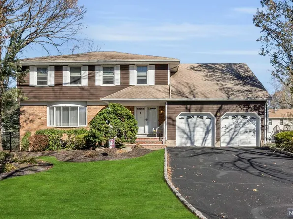 75 Fairmount Pl, Paramus, NJ 07652