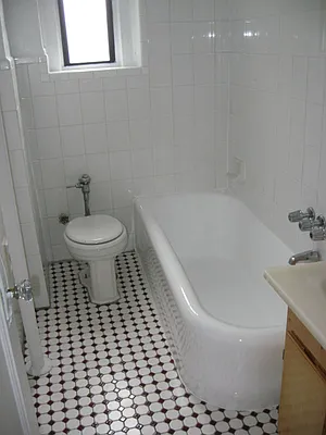 Rented by PMG Real Estate  | media 13