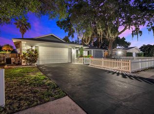 1510 Park View Ln, Largo, FL 33770
