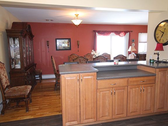4th image of 309 Lyndale Ave