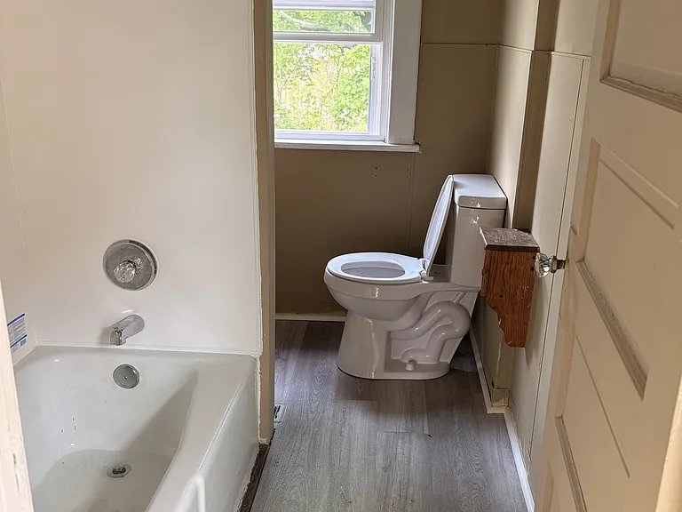 285 Malleable St — Photo 4